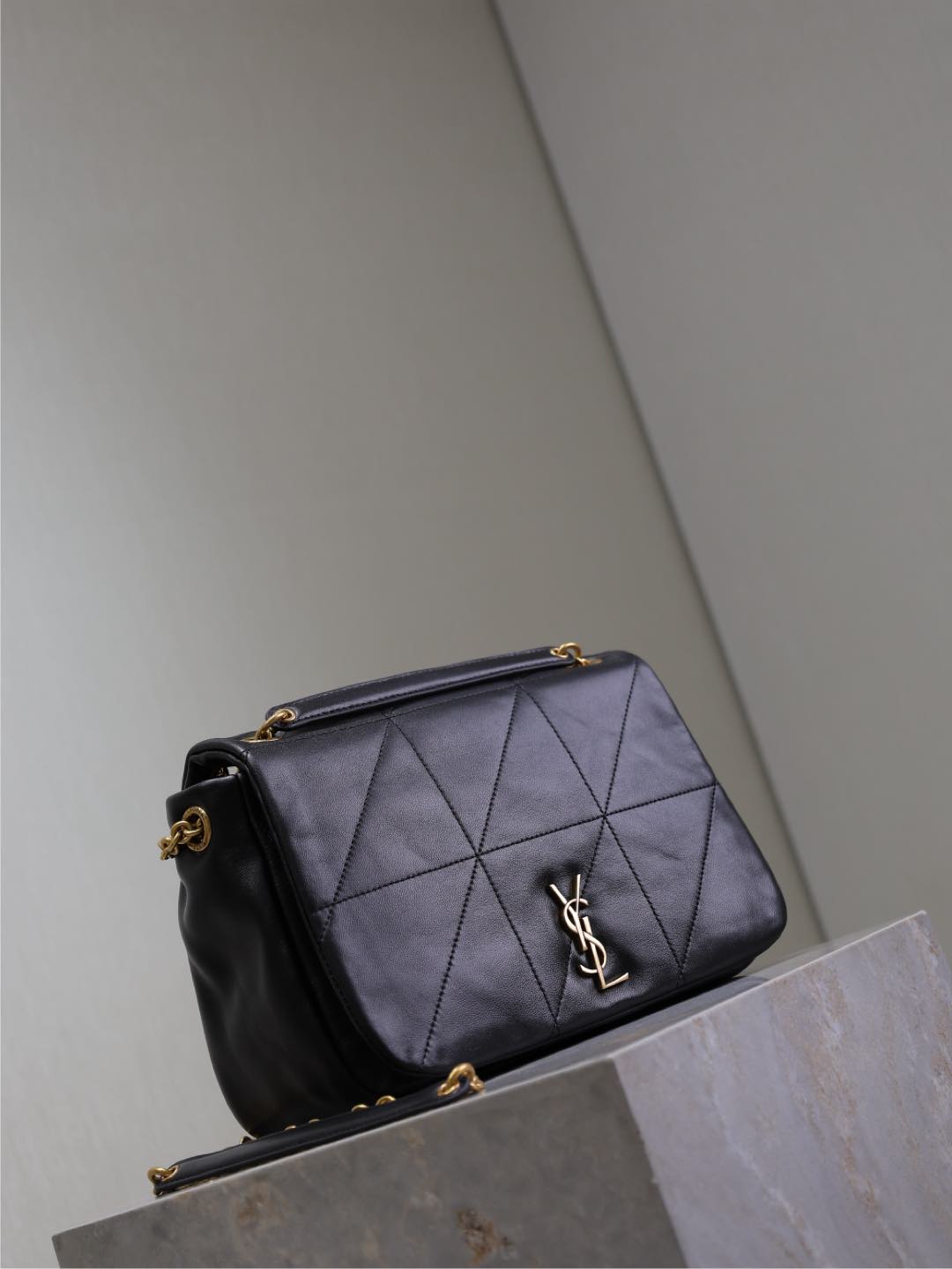 JAMIE 4.3 SMALL BAG 25 IN BLACK LAMBSKIN GOLD HARDWARE