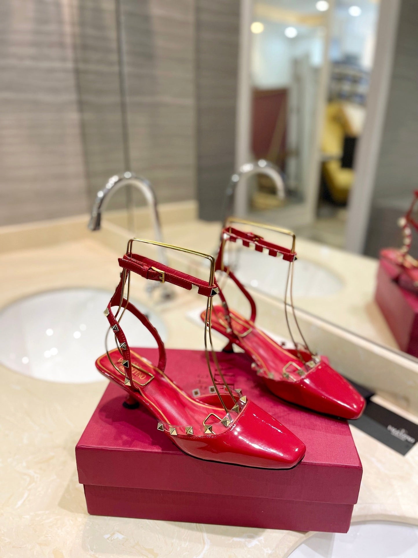 ROCKSTUD SLINGBACK IN CHERRY RED CALFSKIN 50MM