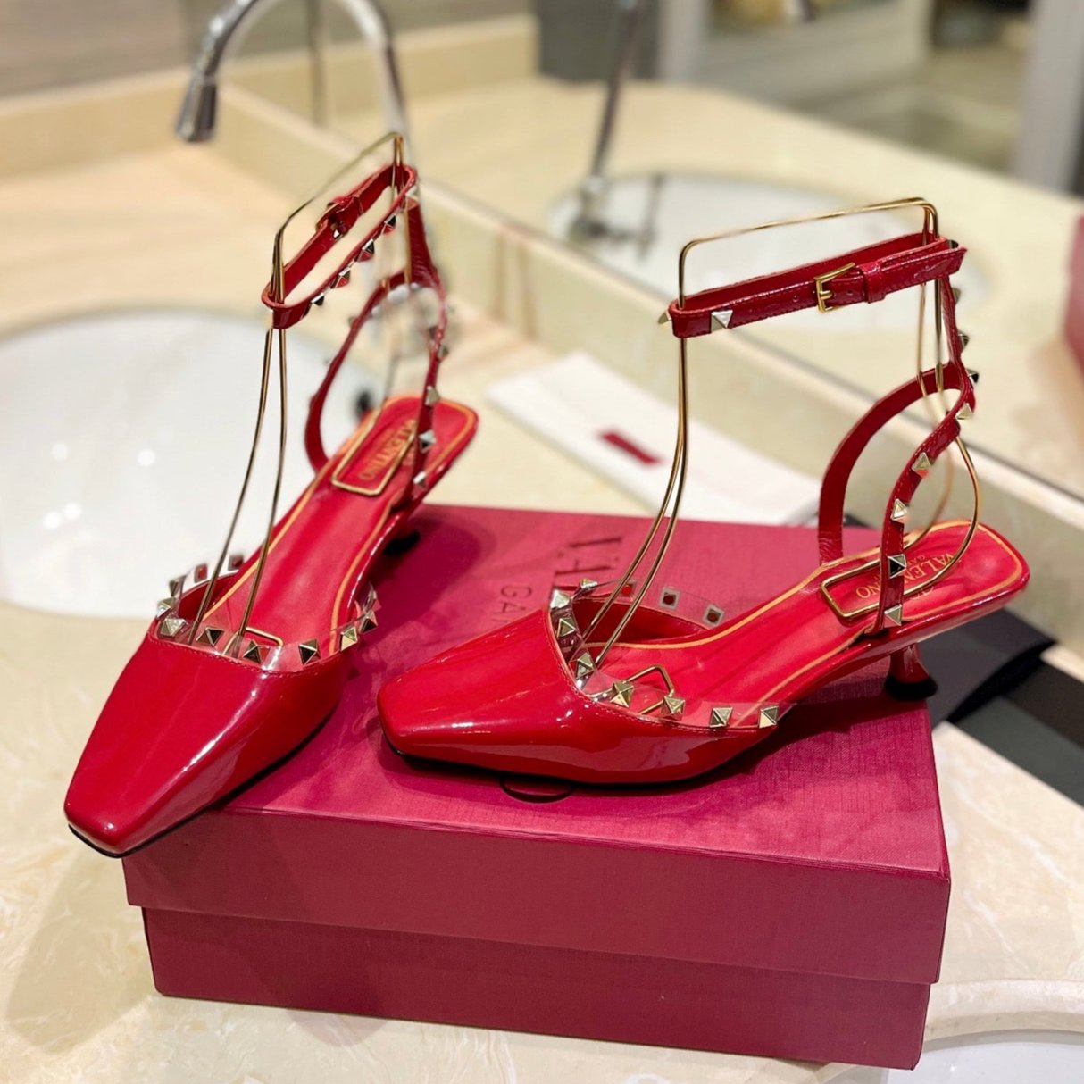 ROCKSTUD SLINGBACK IN CHERRY RED CALFSKIN 50MM