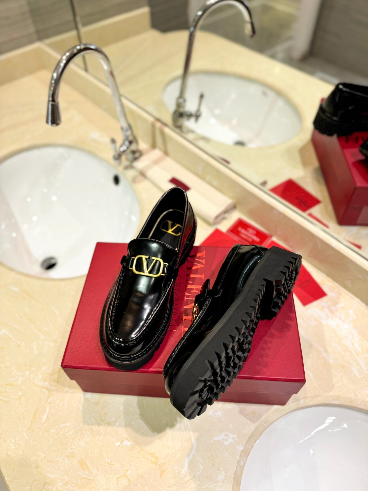 Vlogo Signature Black Calfskin Loafer