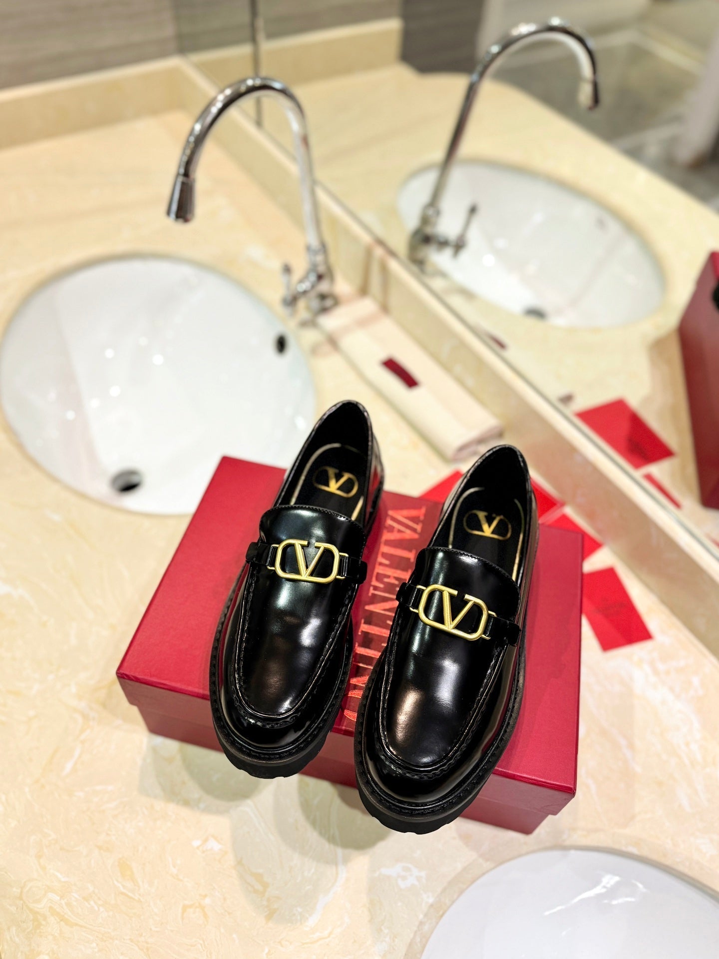 Vlogo Signature Black Calfskin Loafer