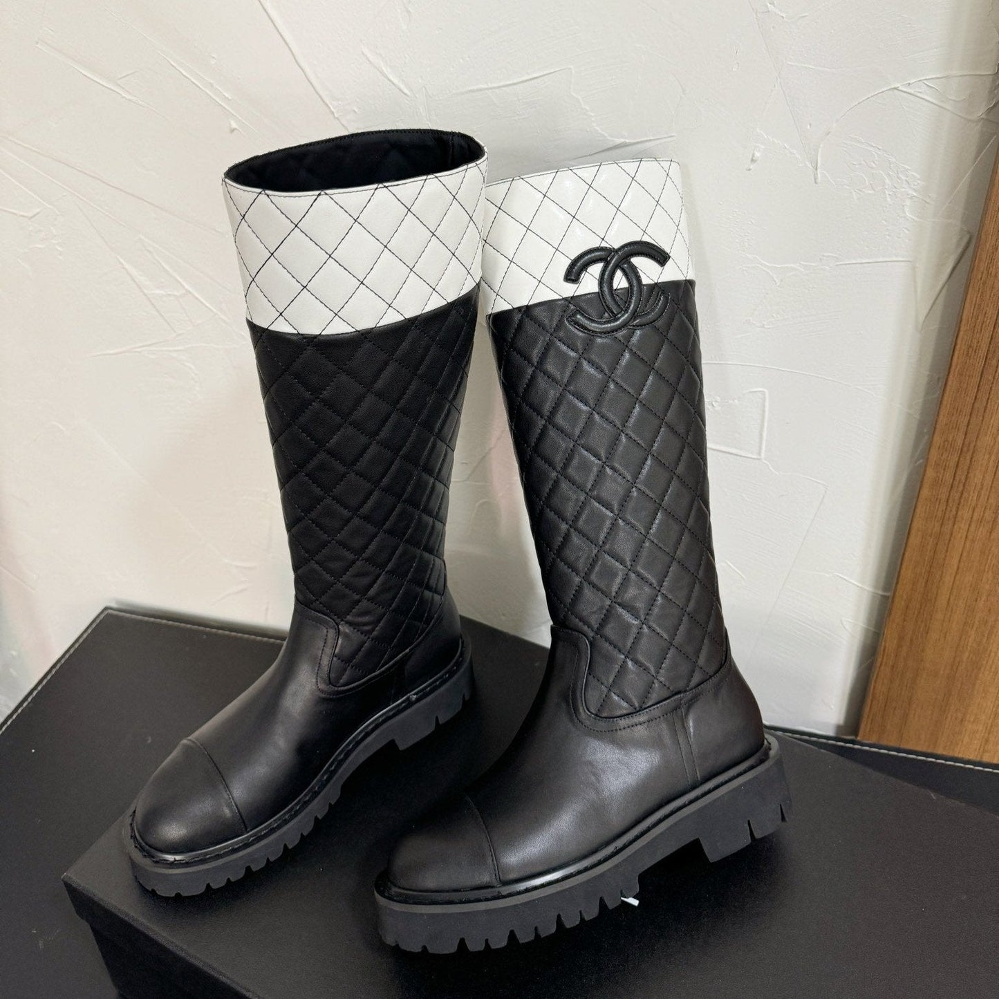 CC High Boots 40mm In Plain Black Mix White Quilted Calfskin 949750