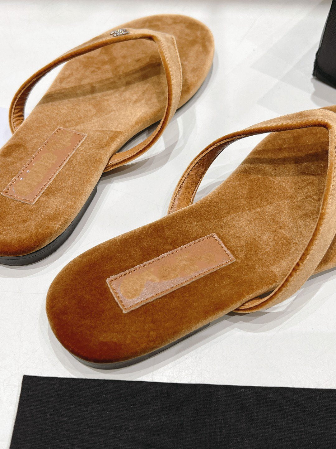 cc thong sandal brown velvet