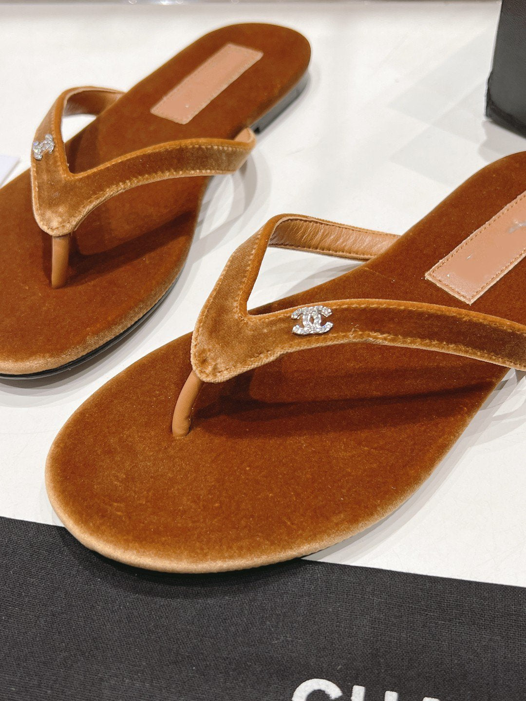 cc thong sandal brown velvet