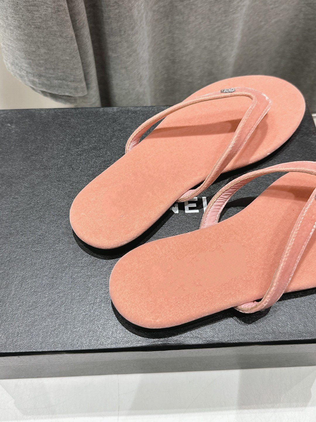 cc thong sandal peachy pink velvet