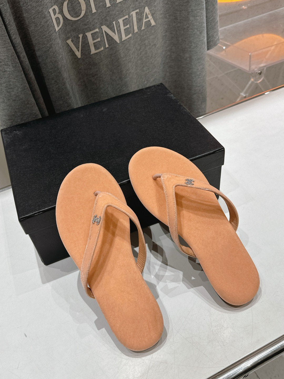 cc thong sandal cantaloupe velvet