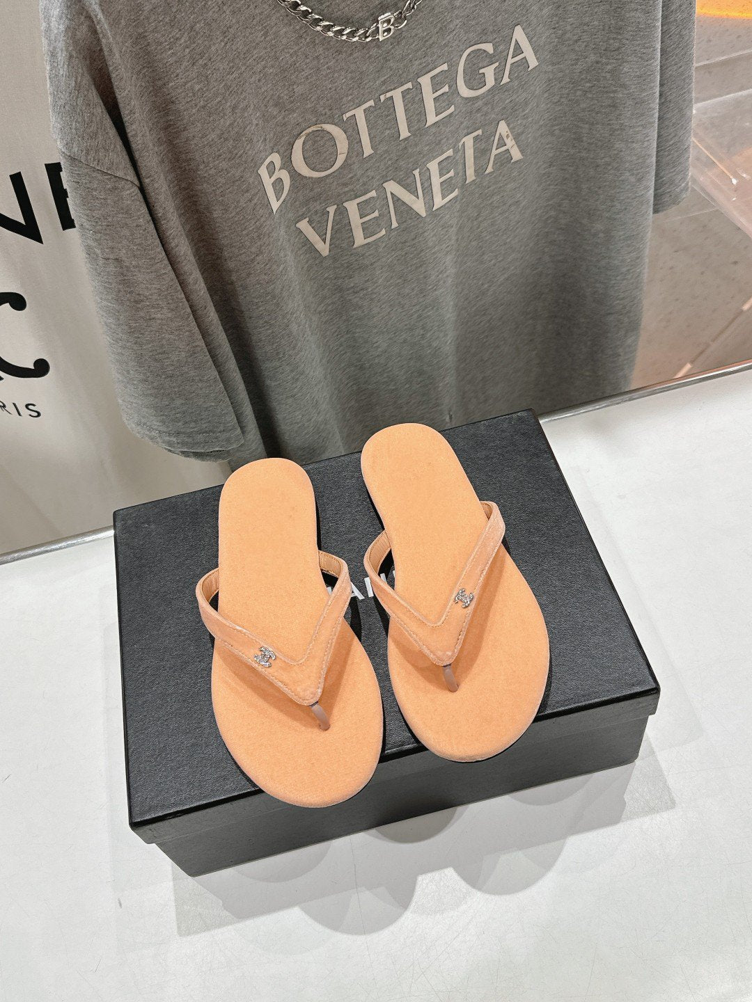 cc thong sandal cantaloupe velvet