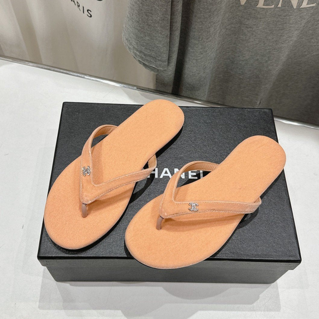 cc thong sandal cantaloupe velvet