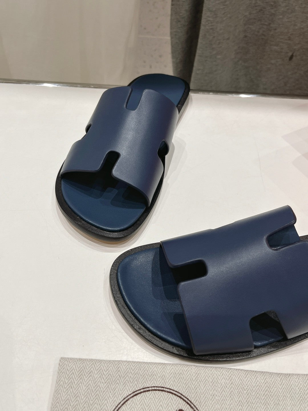 IZMIR SANDAL INDIGO LAMBSKIN