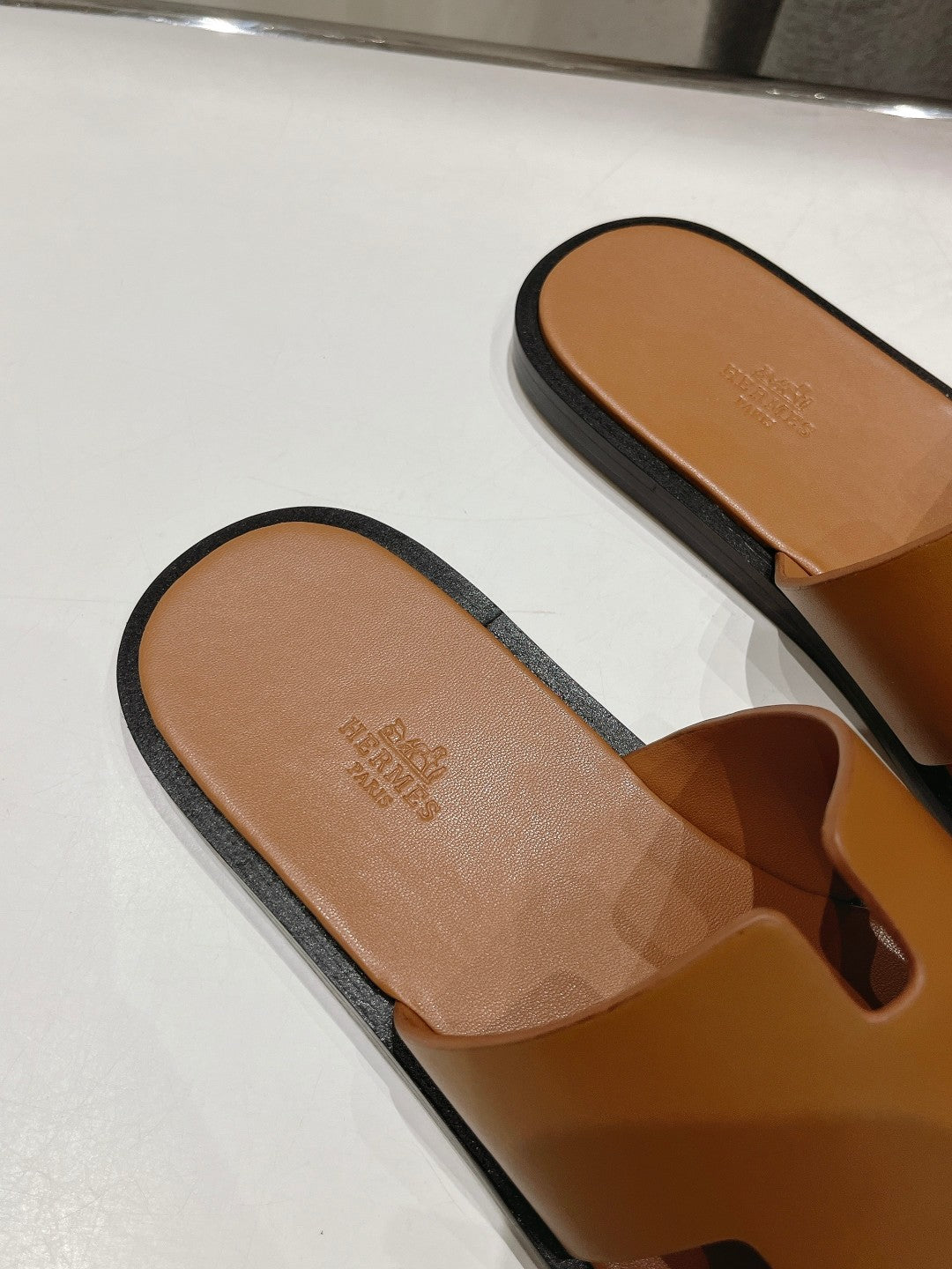 IZMIR SANDAL CARAMEL LAMBSKIN