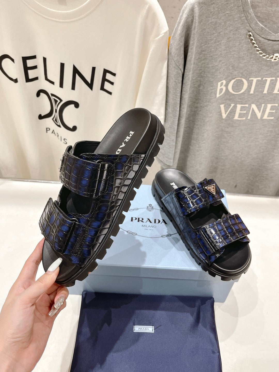 PRA CROCODILE LEATHER MOTIF SANDALS BLACK AND LAPIS CALFSKIN