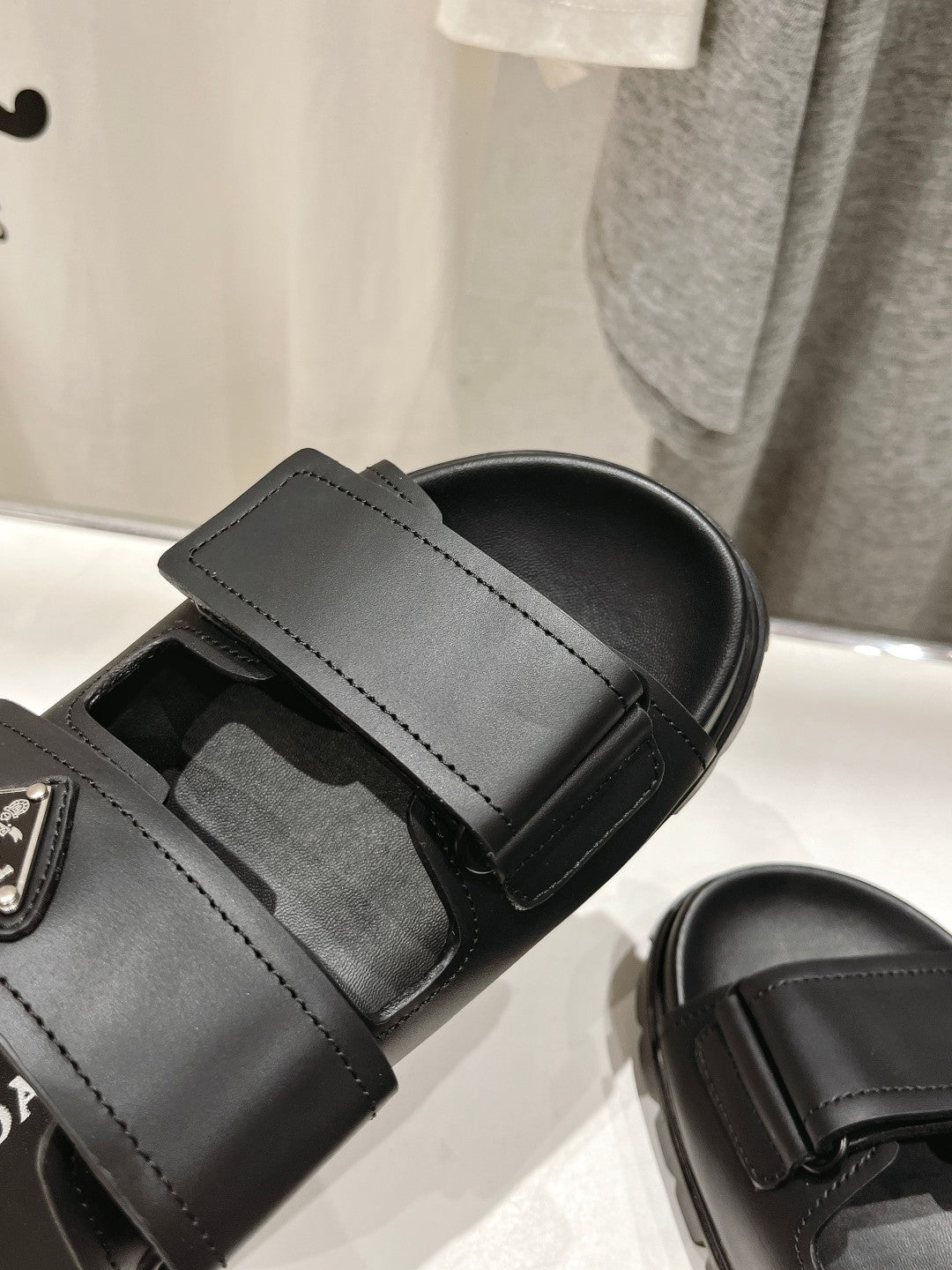 PRA STRAP SANDALS BLACK CALFSKIN