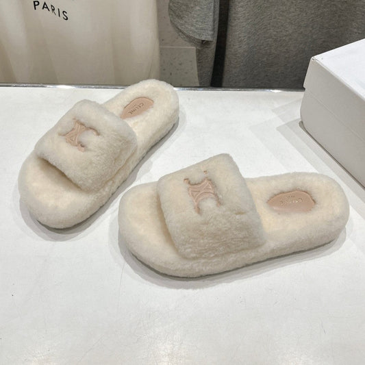 THICK-SOLED SLIPPER IN WHITE LAMB FUR