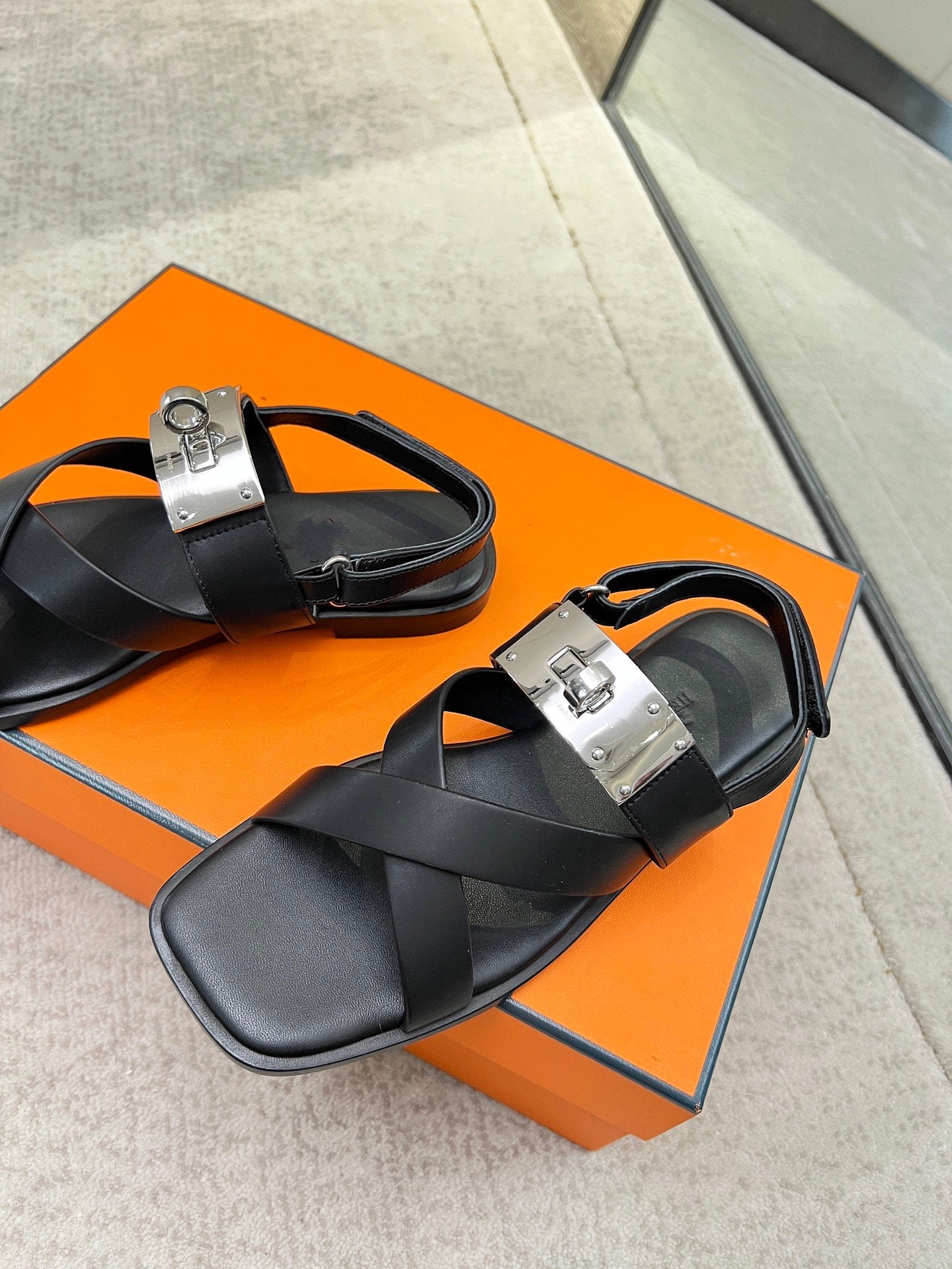 Ines sandal black calfskin