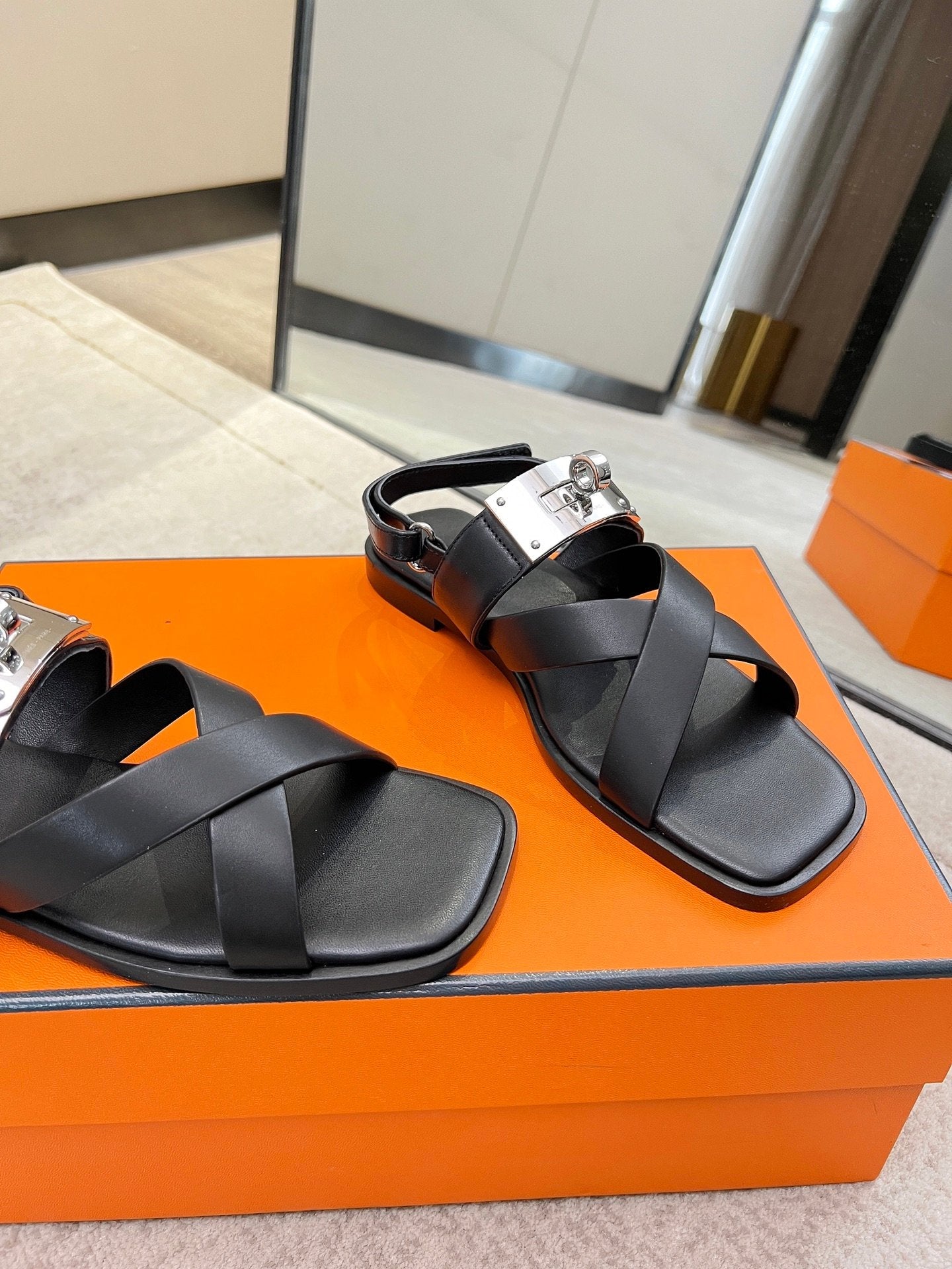 Ines sandal black calfskin