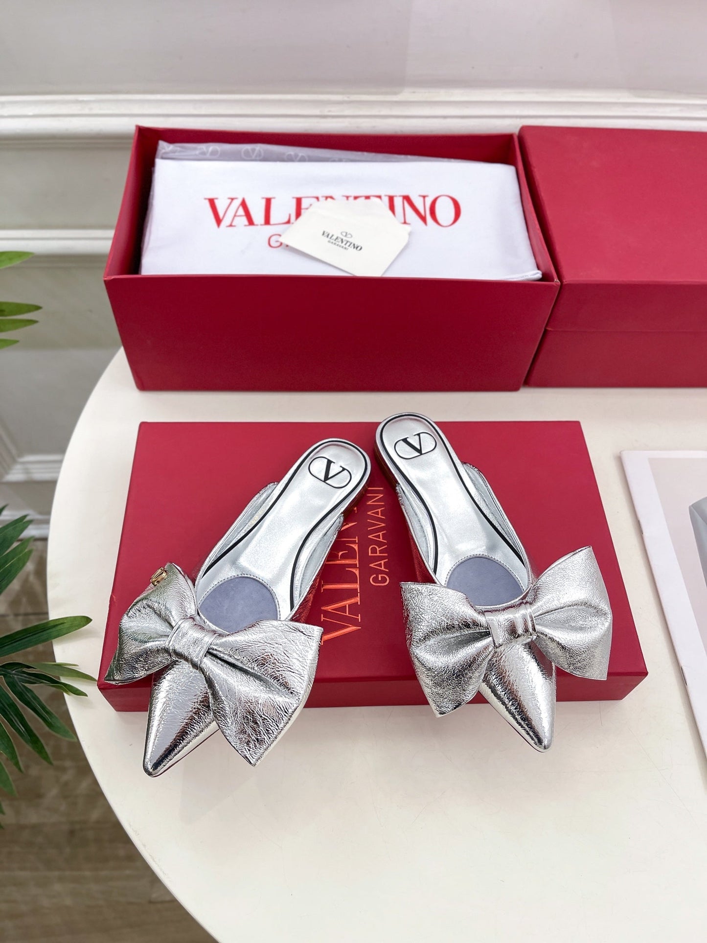 VLogo Bow Mules Women Silk Silver