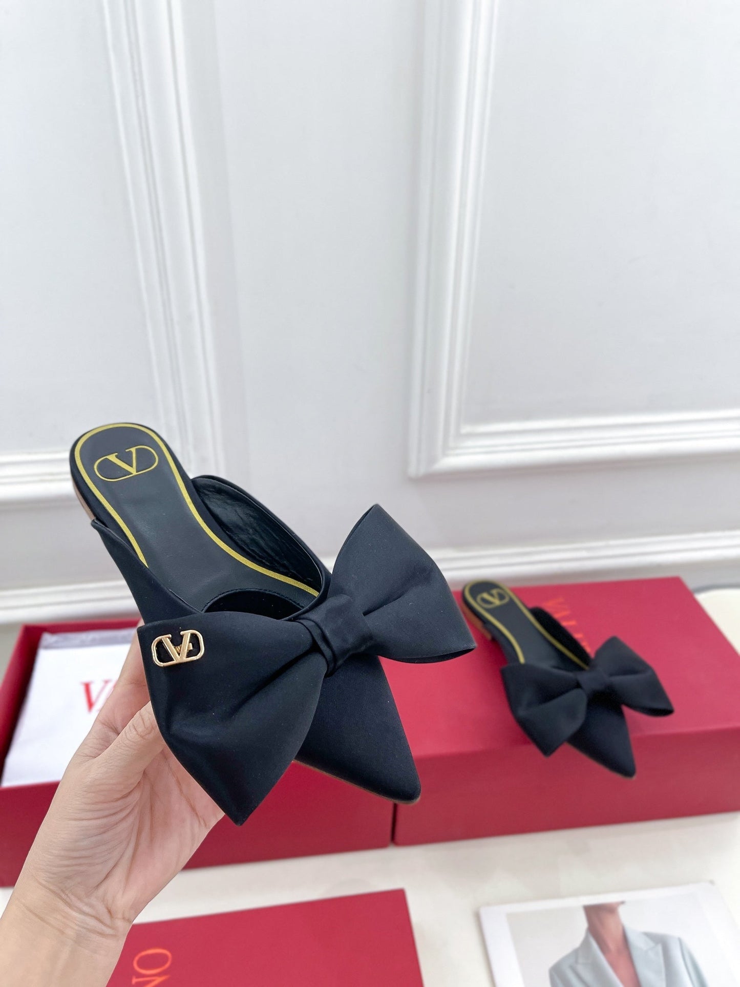 VLogo Bow Mules Women Silk Black