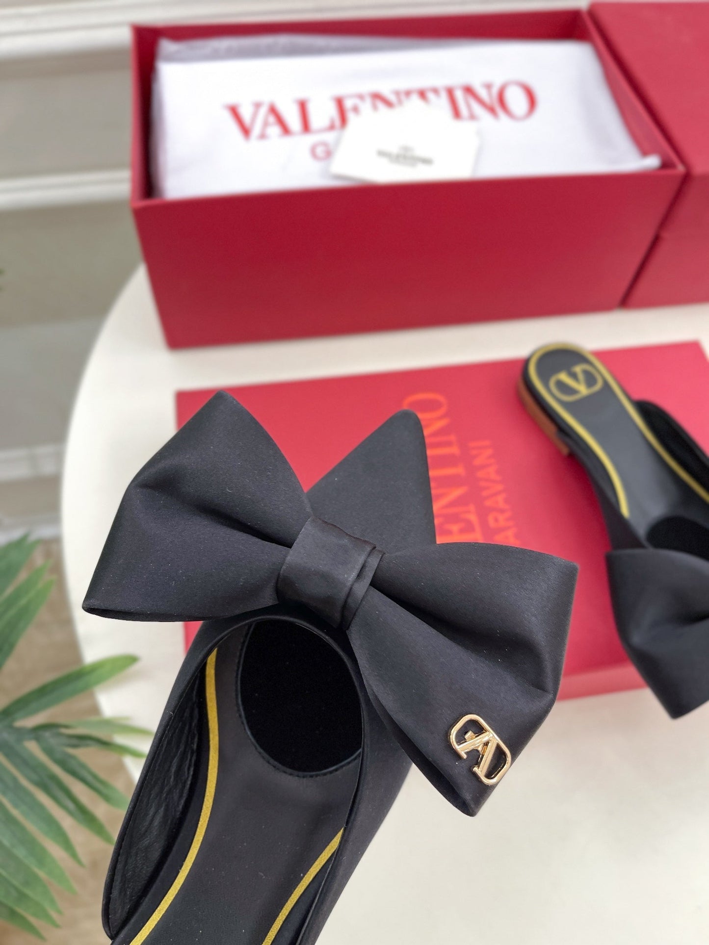 VLogo Bow Mules Women Silk Black