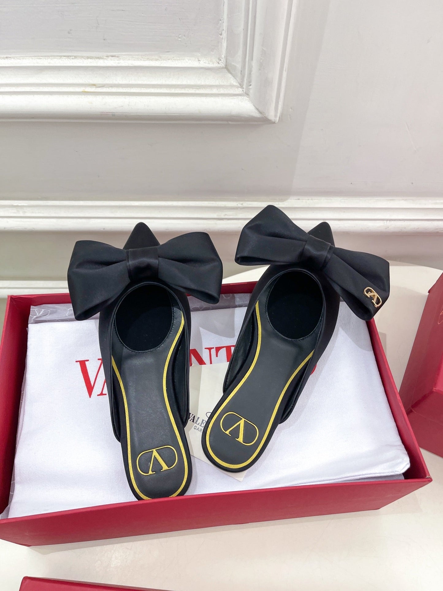 VLogo Bow Mules Women Silk Black