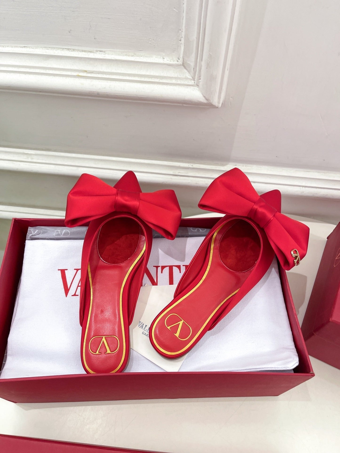 VLogo Bow Mules Women Silk Red