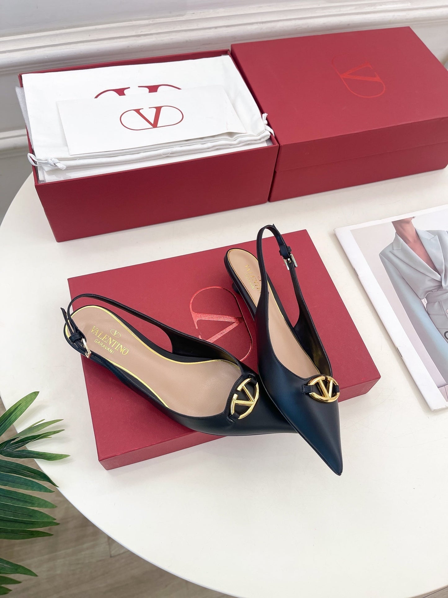 The Bold Edition Vlogo Slingback Flat 20 Black Calfskin