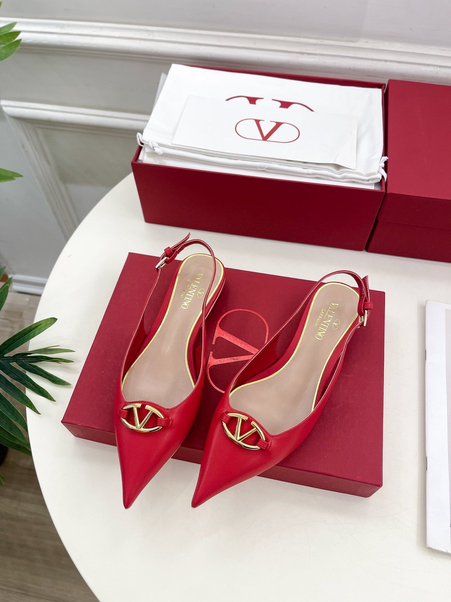 The Bold Edition Vlogo Slingback Flat 20 Red Calfskin