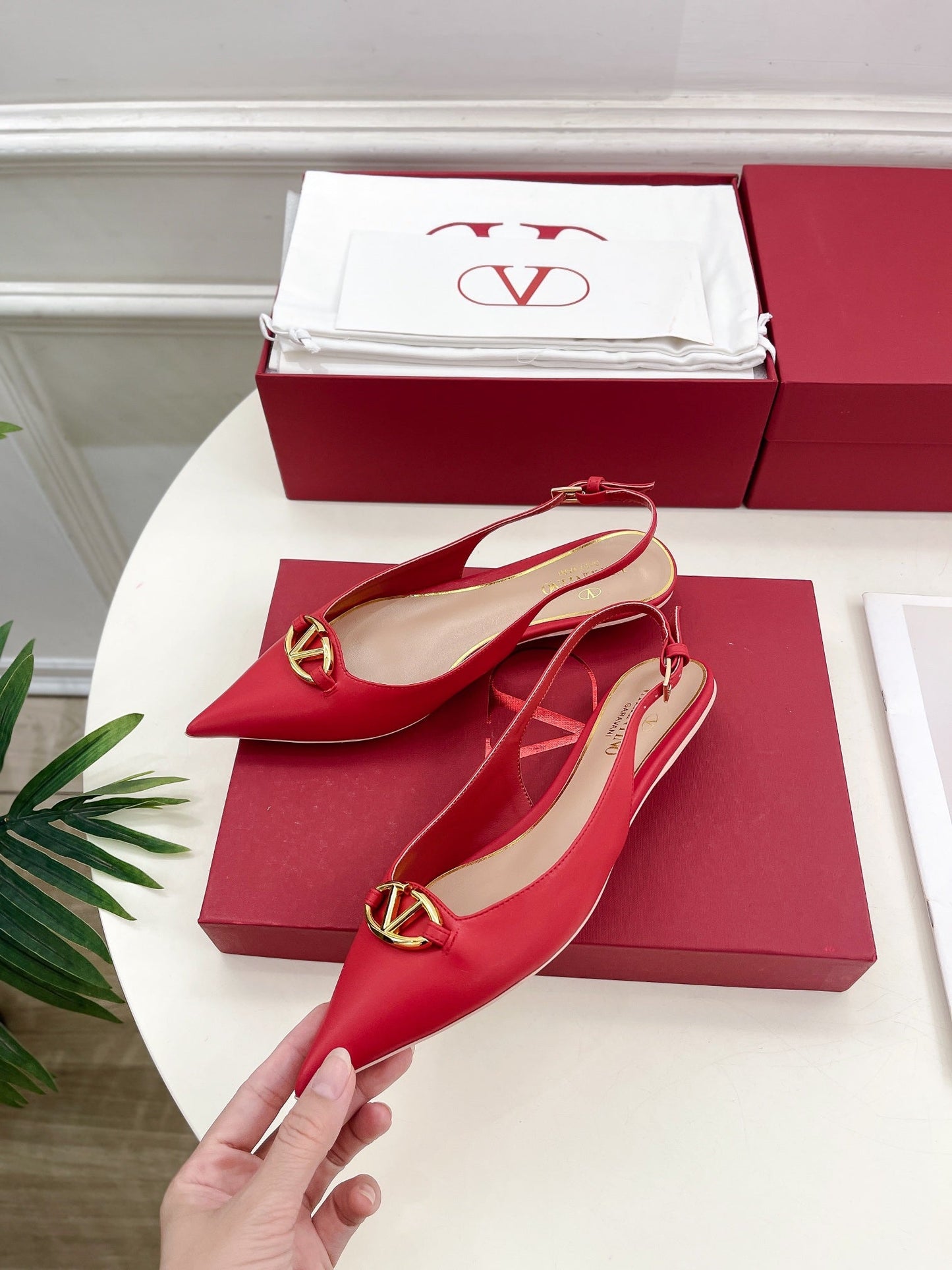 The Bold Edition Vlogo Slingback Flat 20 Red Calfskin