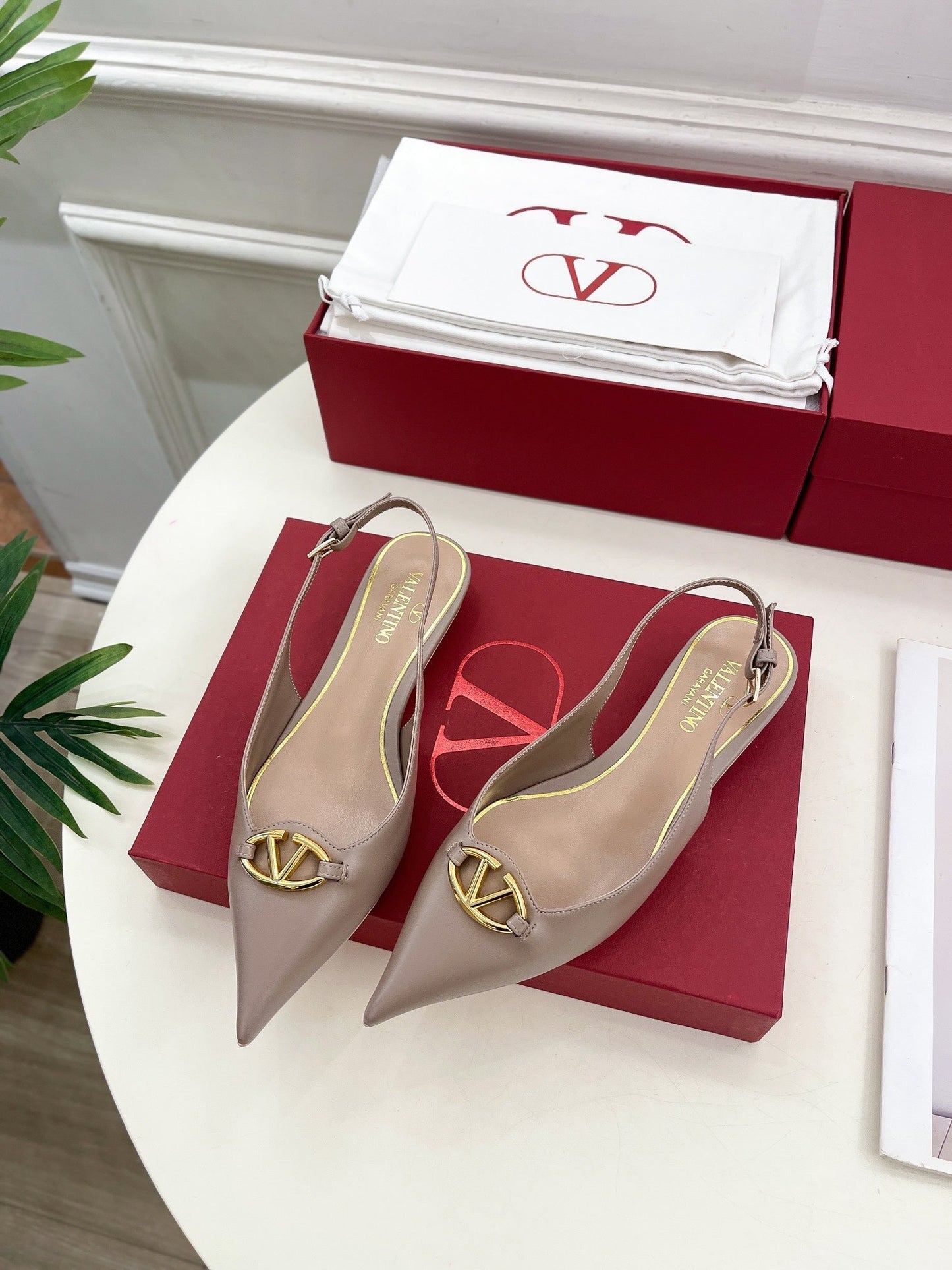 The Bold Edition Vlogo Slingback Flat 20 Rose Cannelle Calfskin