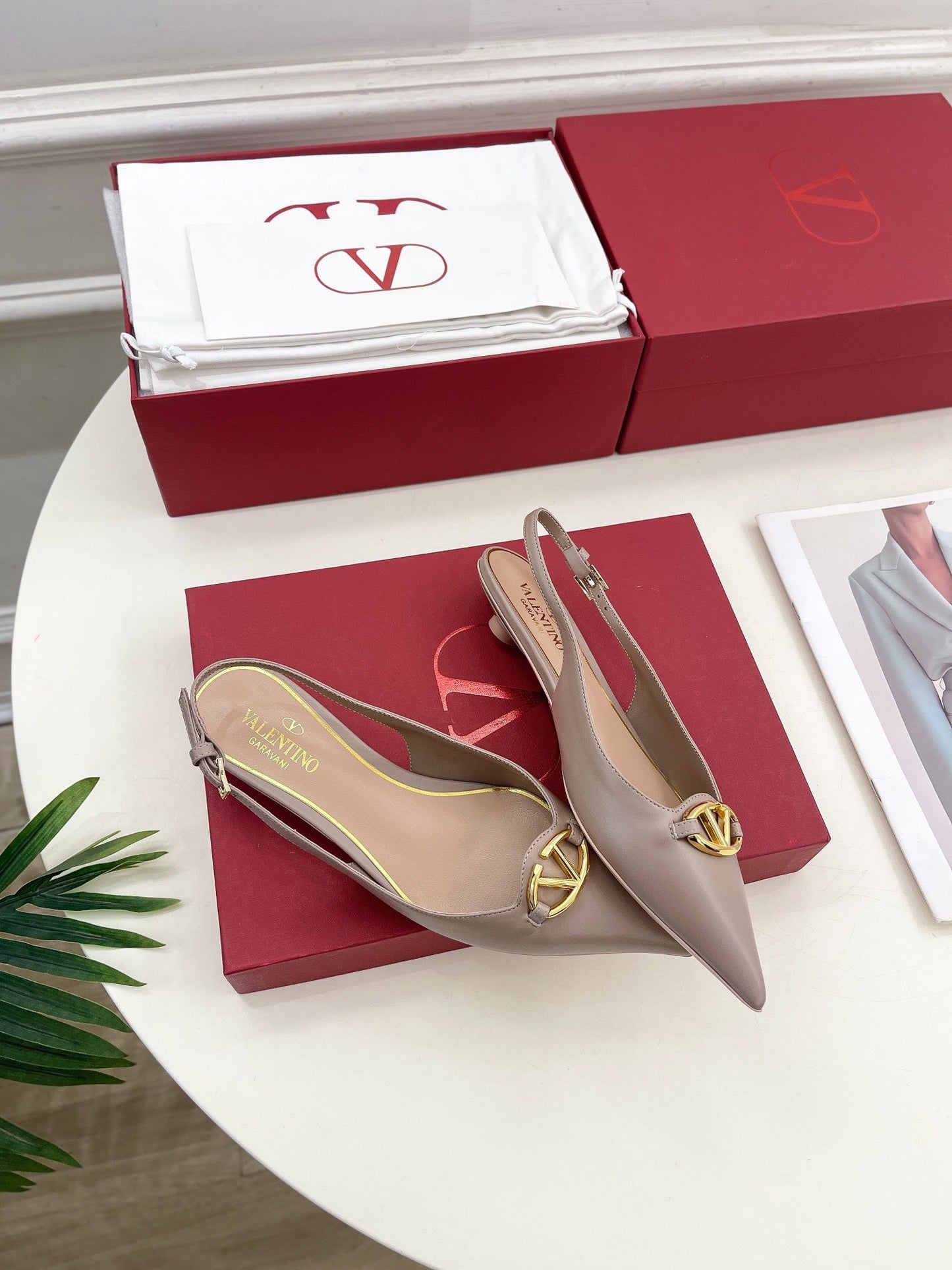 The Bold Edition Vlogo Slingback Flat 20 Rose Cannelle Calfskin