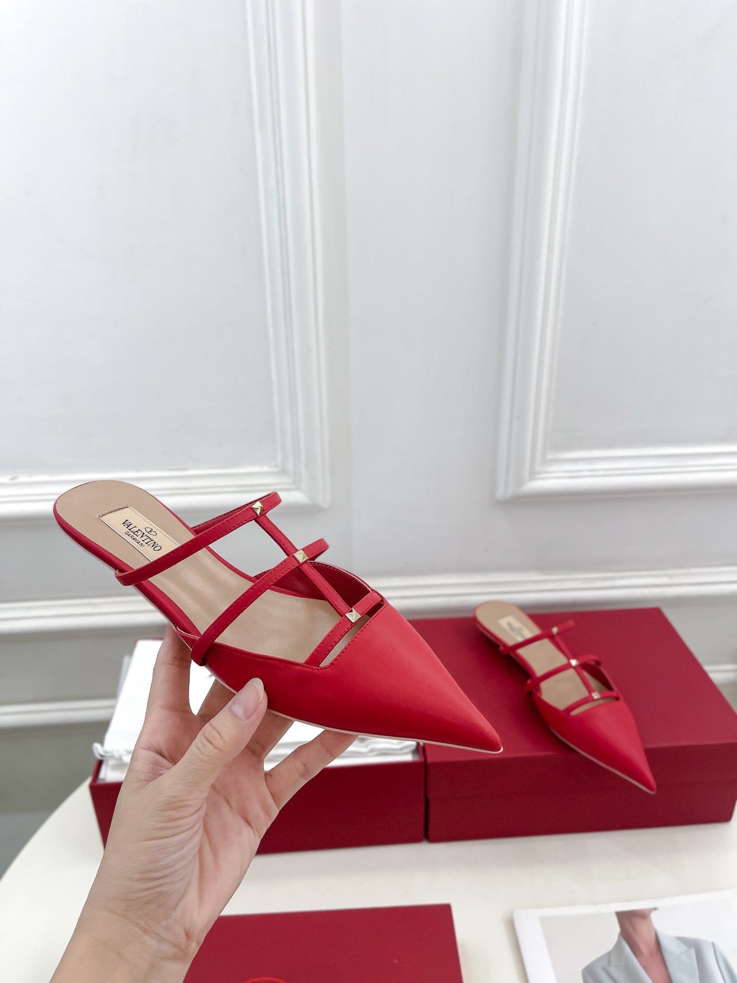 Rockstud Wispy Red Calfskin Mule 20mm