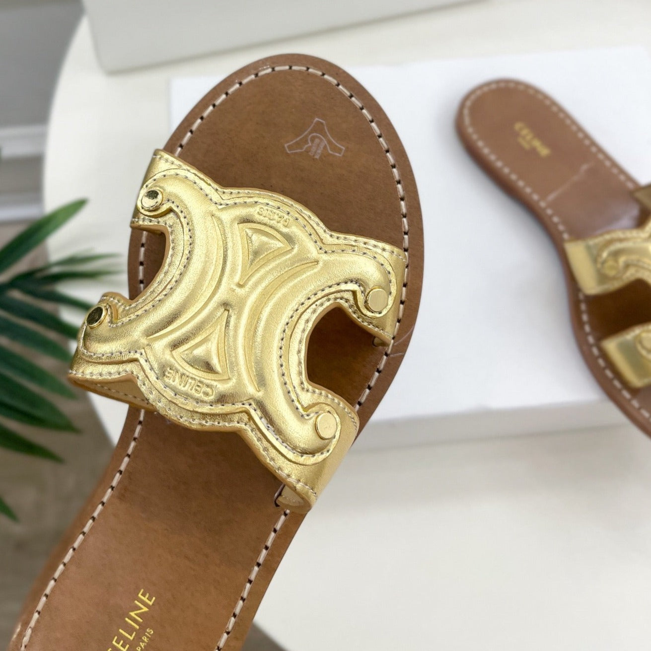 TRIOMPHE MULE IN CALFSKIN GOLD