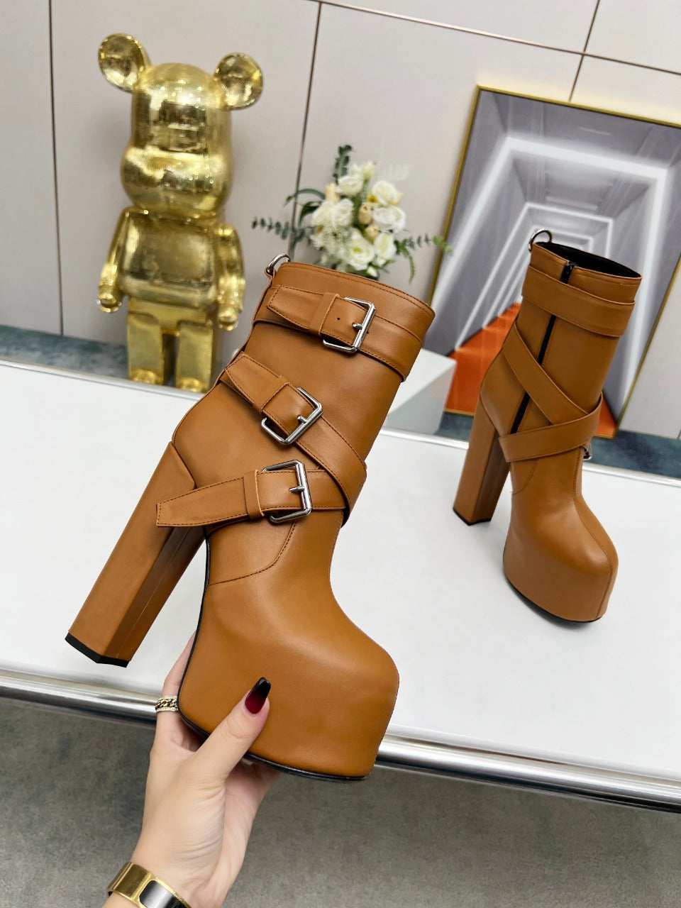 SL ANKLE BUCKLE BOOT PLATFORM SIENNA CALFSKIN