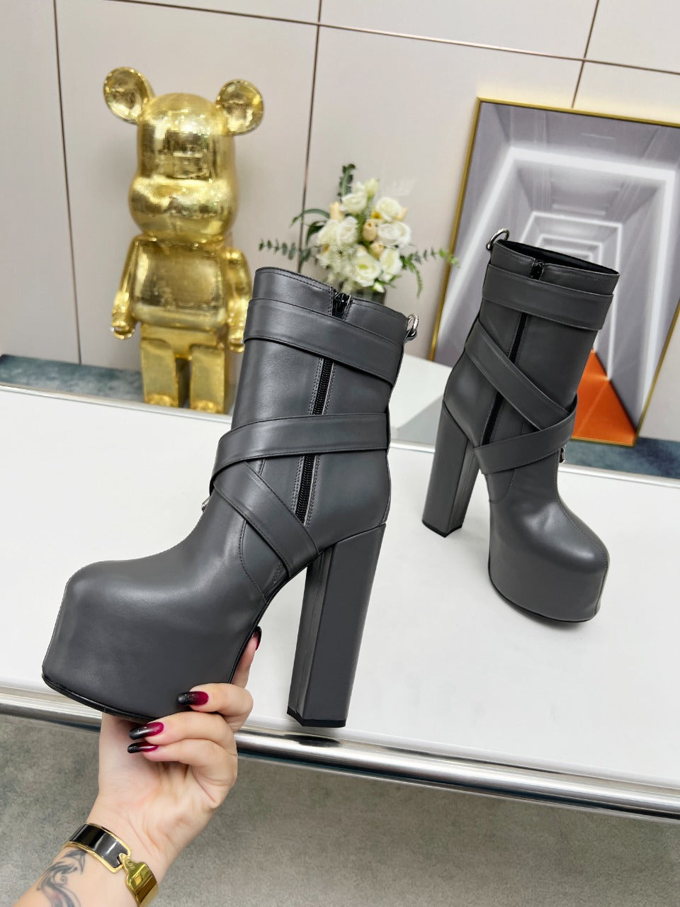 SL ANKLE BUCKLE BOOT PLATFORM BLACK CALFSKIN