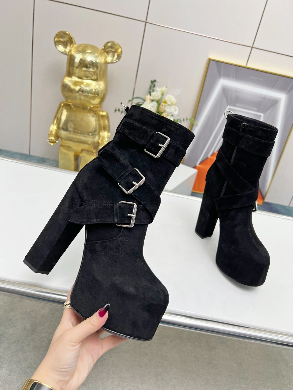 SL ANKLE BUCKLE BOOT PLATFORM BLACK SUEDE