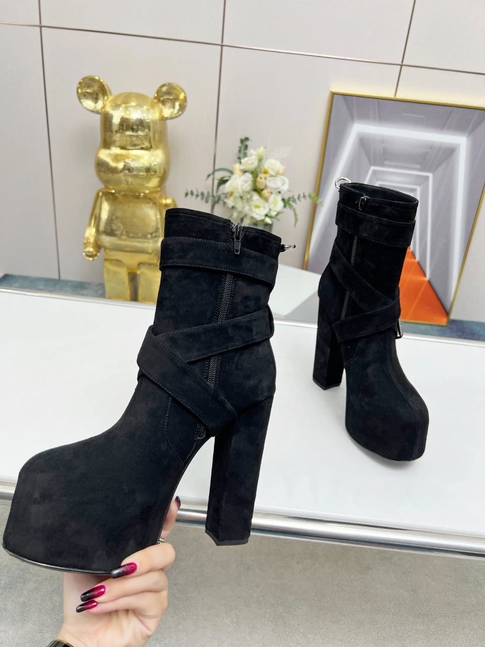 SL ANKLE BUCKLE BOOT PLATFORM BLACK SUEDE