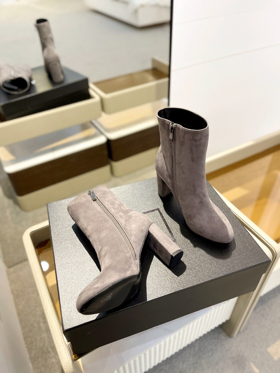 SL HONORÉ BOOTIES GRAY SUEDE