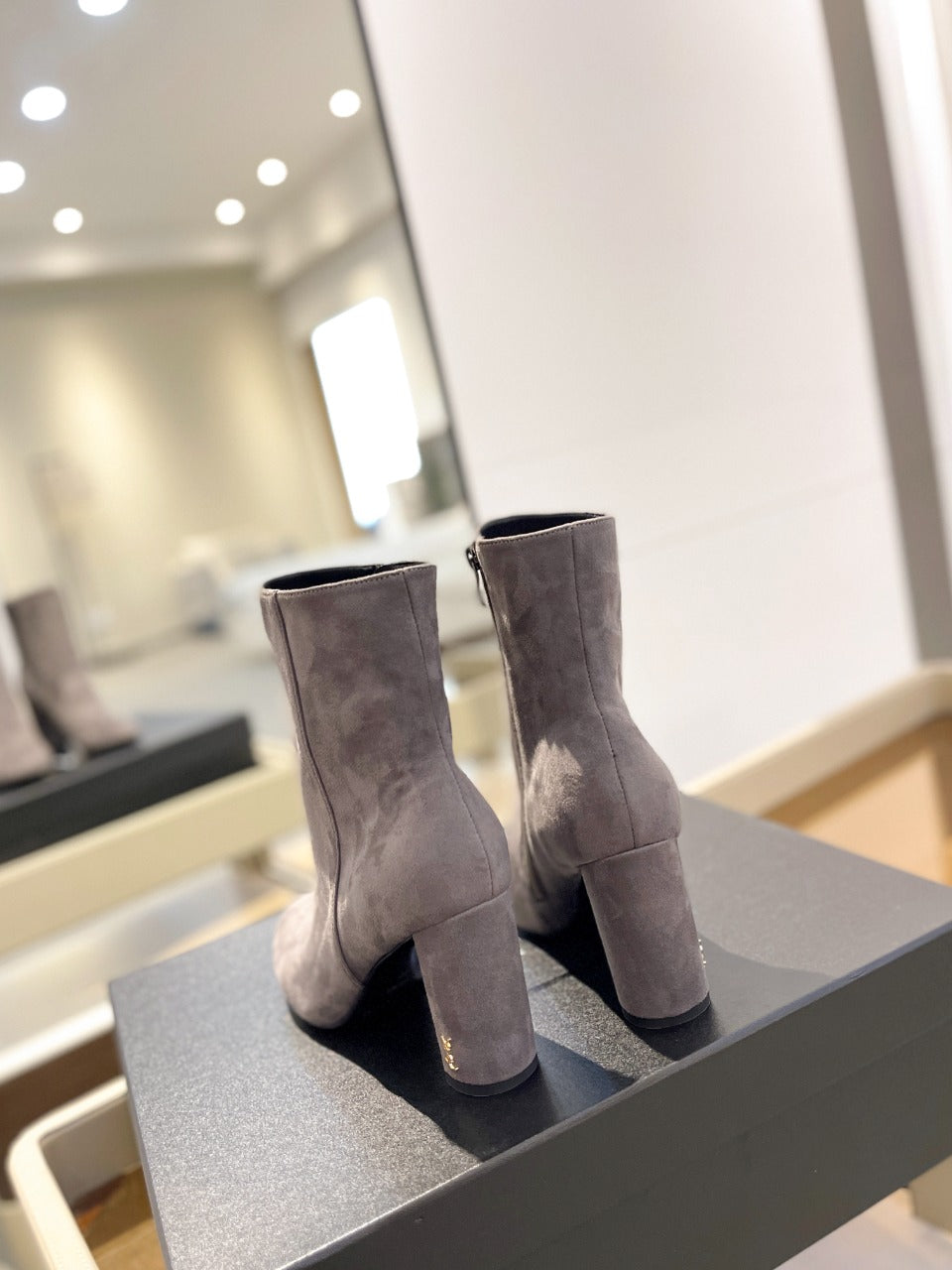 SL HONORÉ BOOTIES GRAY SUEDE