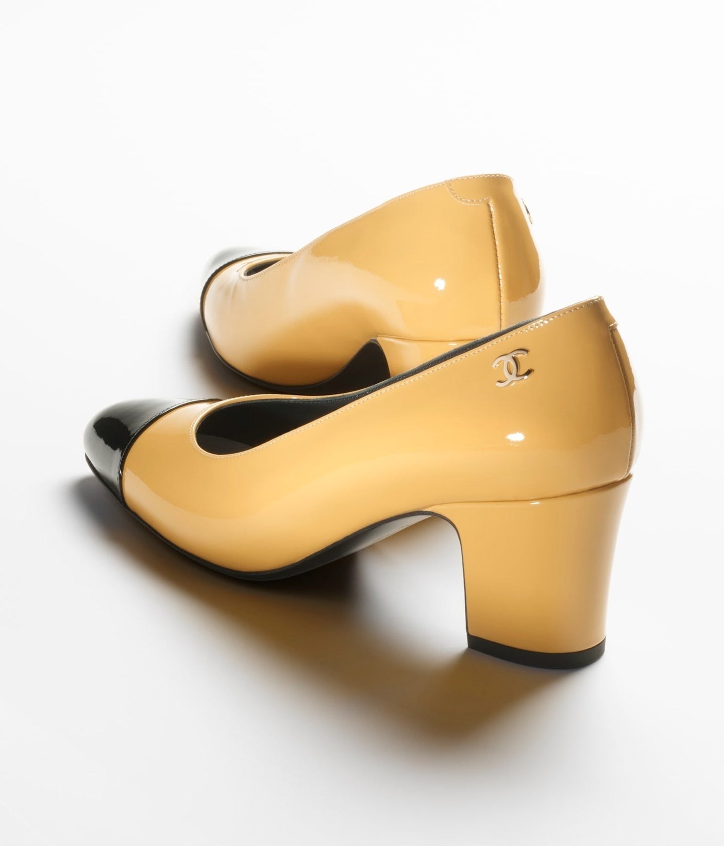 pumps yellow black patent calfskin