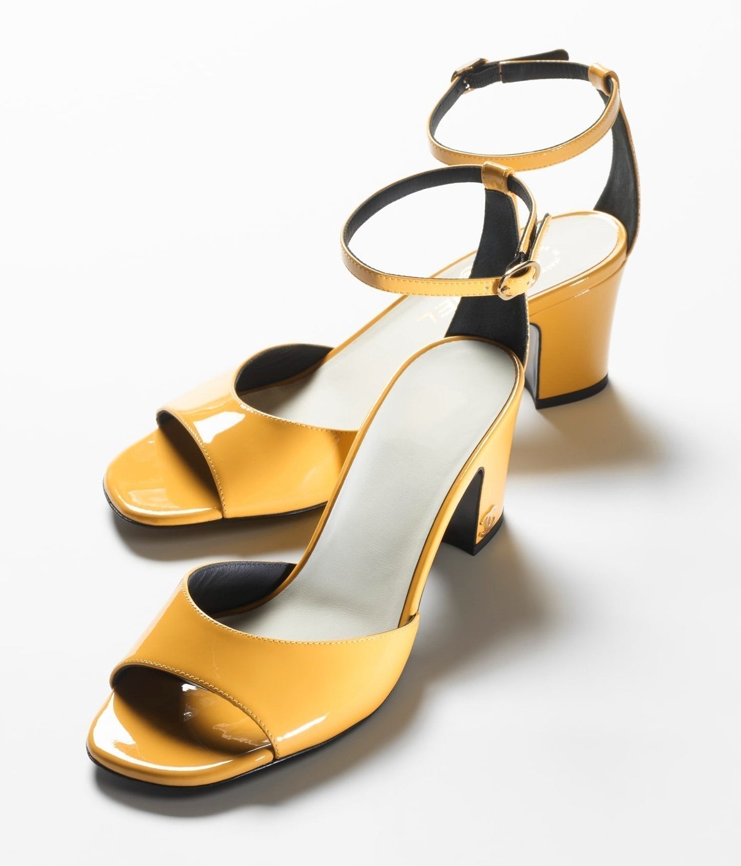 sandals yellow patent calfskin