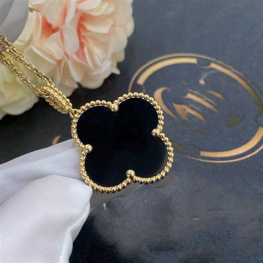 CLOVER GOLD ONYX BIG CLOVER NECKLACE