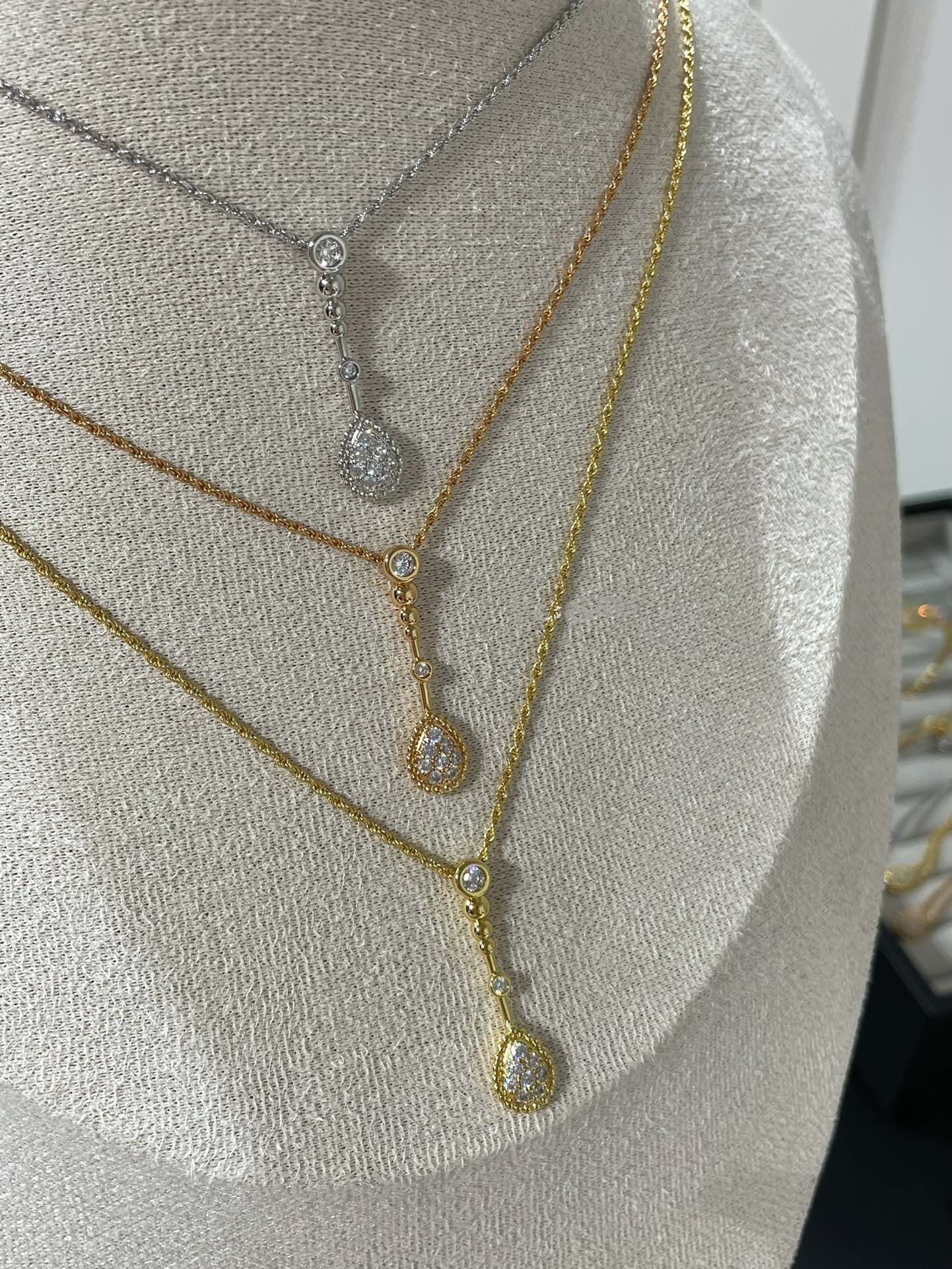 SERPENT BOHEME WATER DROP DIAMOND NECKLACE