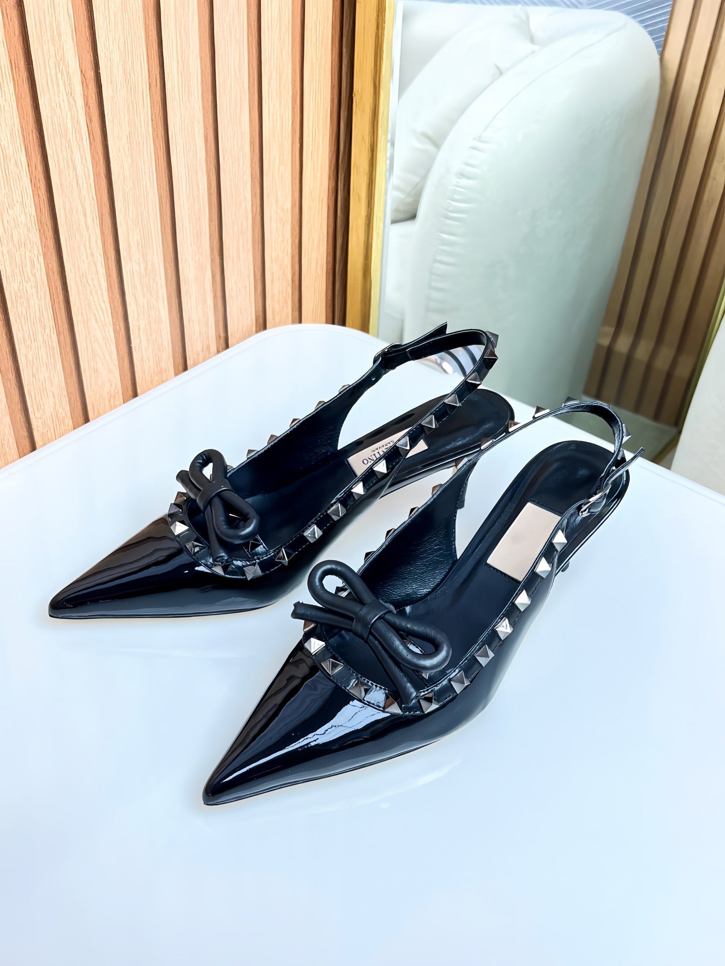 Rockstud Bow Slingback Black Calfskin With Matching Studs