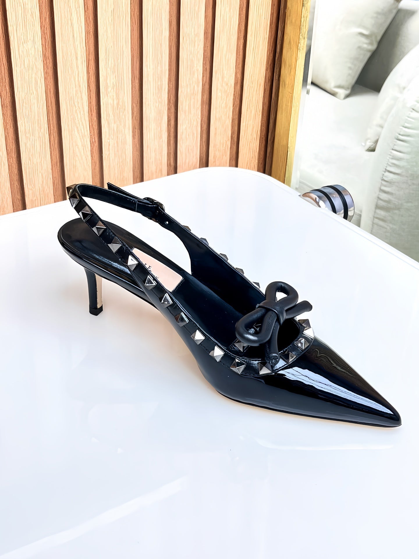 Rockstud Bow Slingback Black Calfskin With Matching Studs