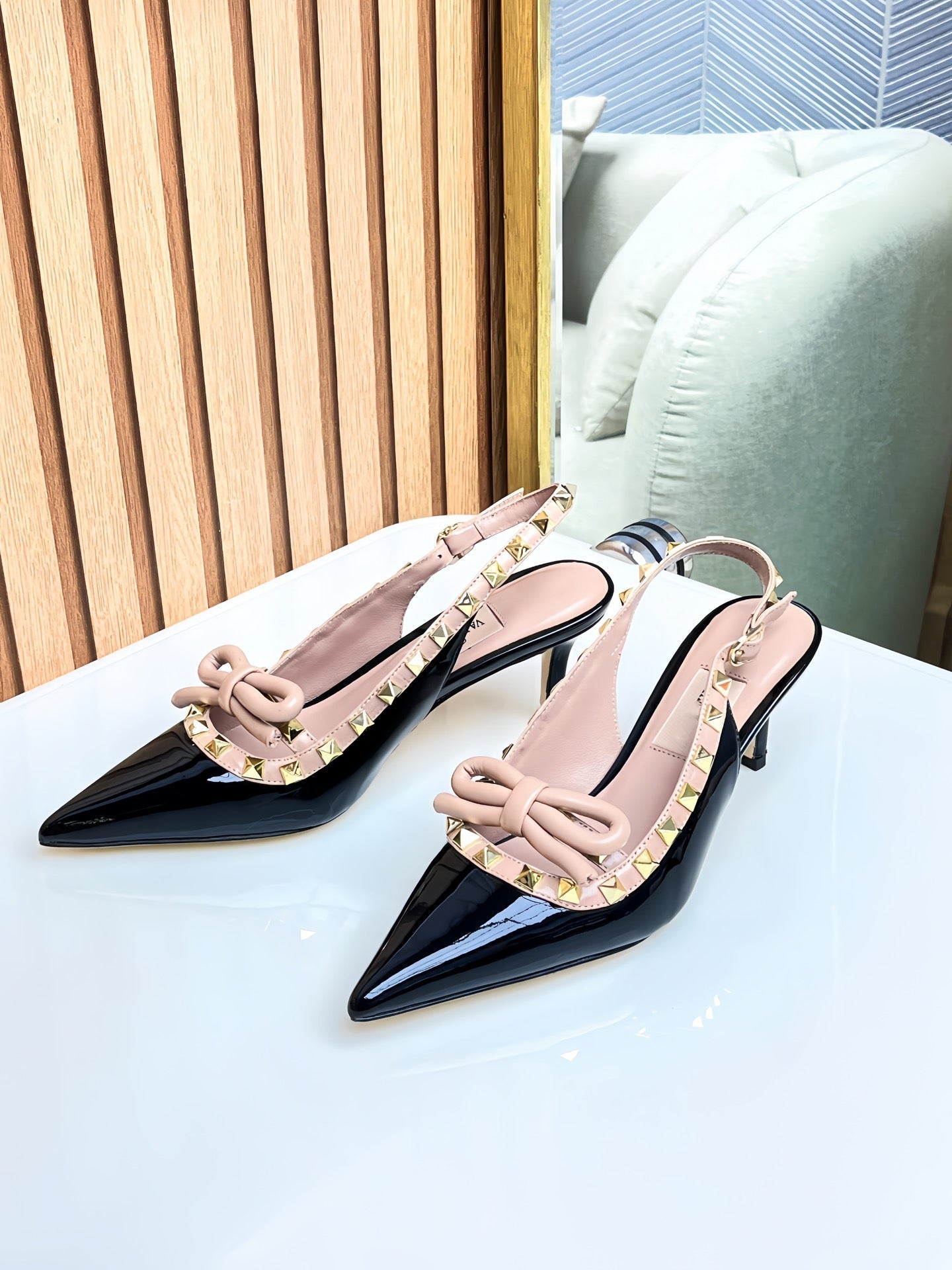 Rockstud Bow Slingback Black and Rose Cannelle Calfskin With Matching Studs