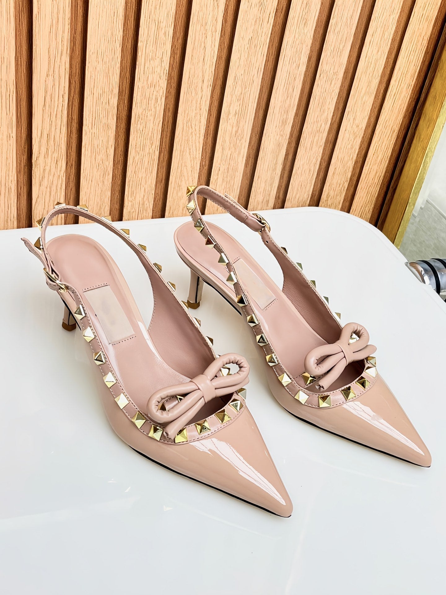 Rockstud Bow Slingback Rose Cannelle Calfskin With Matching Studs