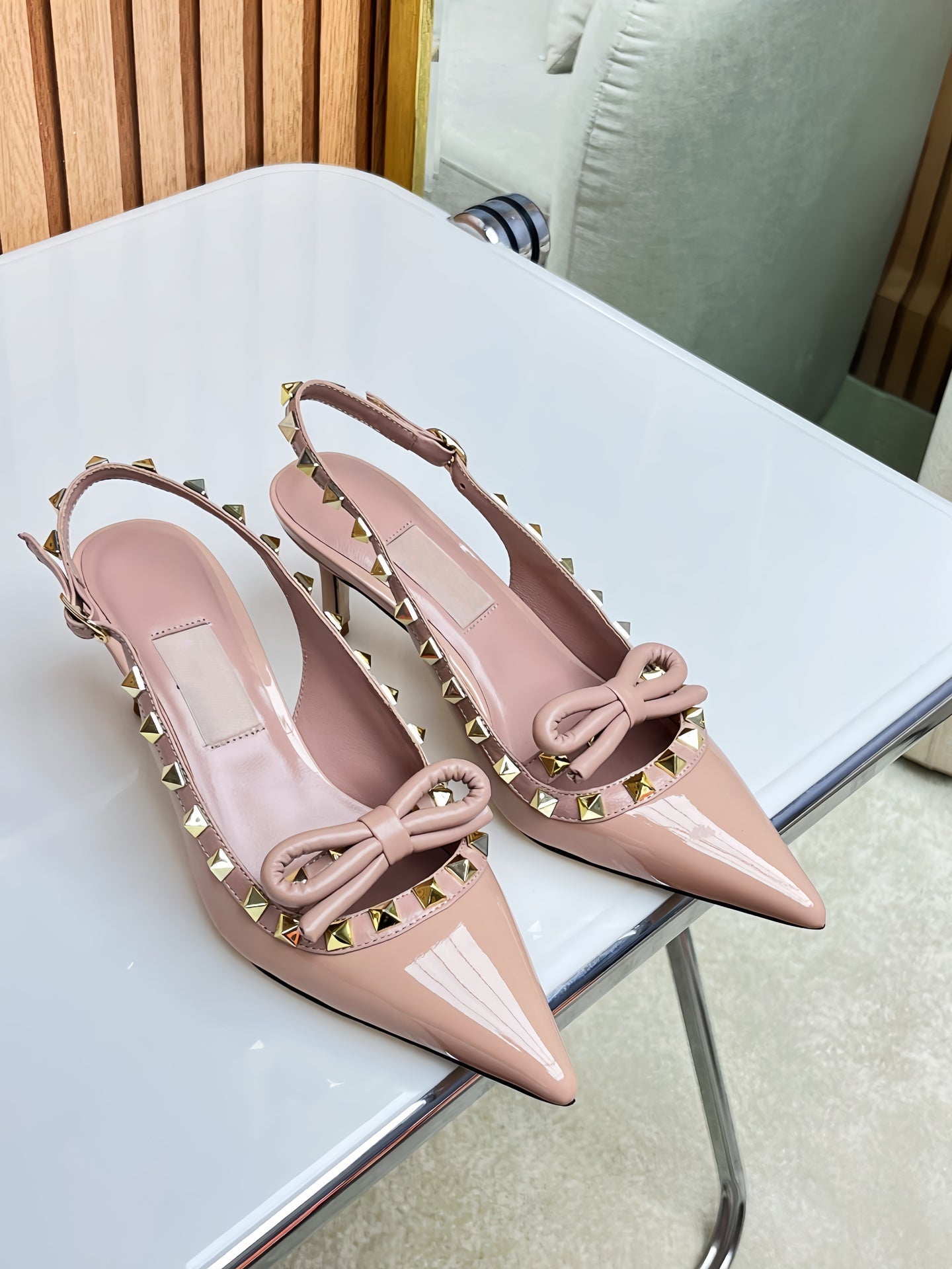 Rockstud Bow Slingback Rose Cannelle Calfskin With Matching Studs