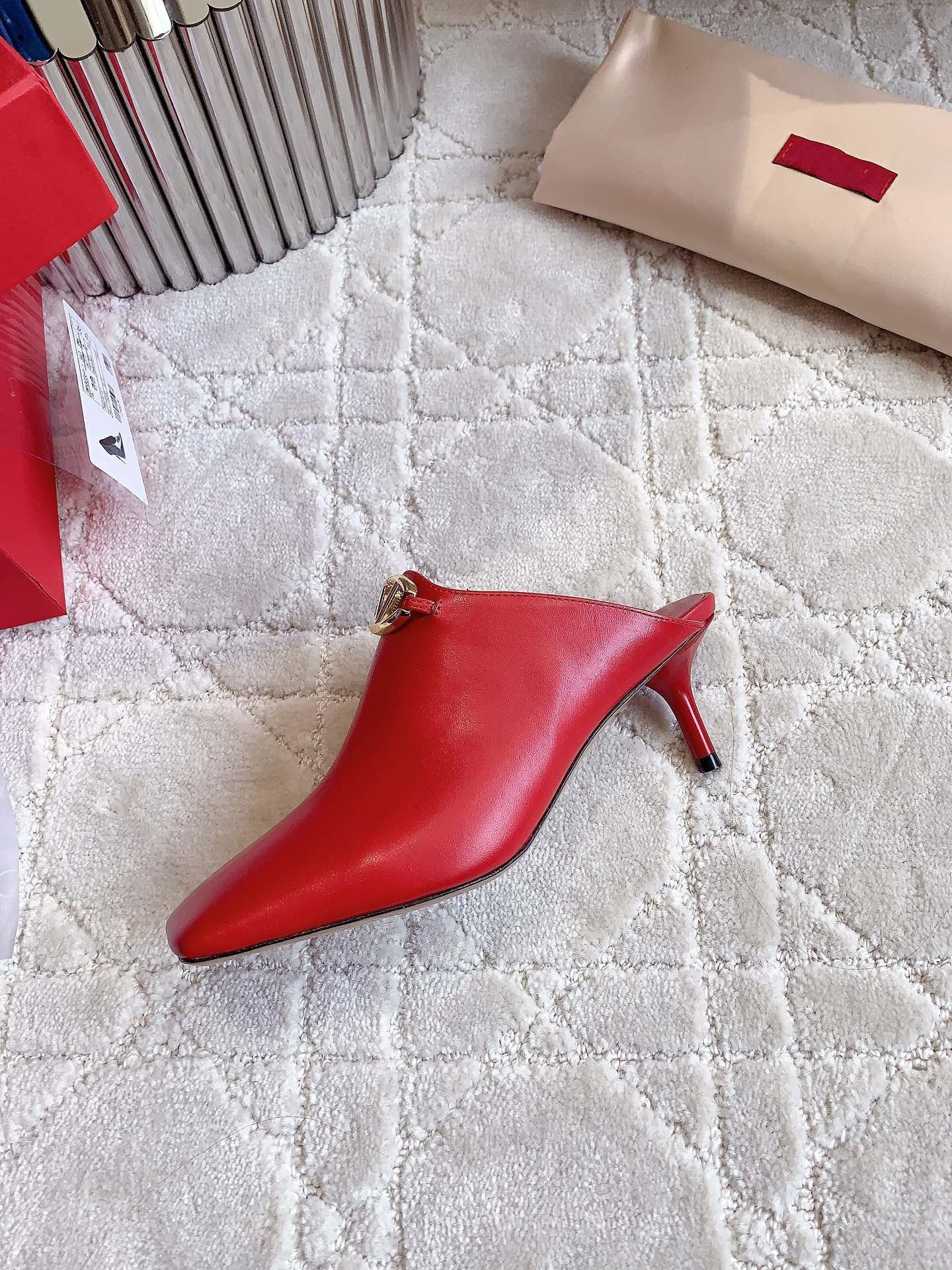 Vlogo Spool Square Toe Red