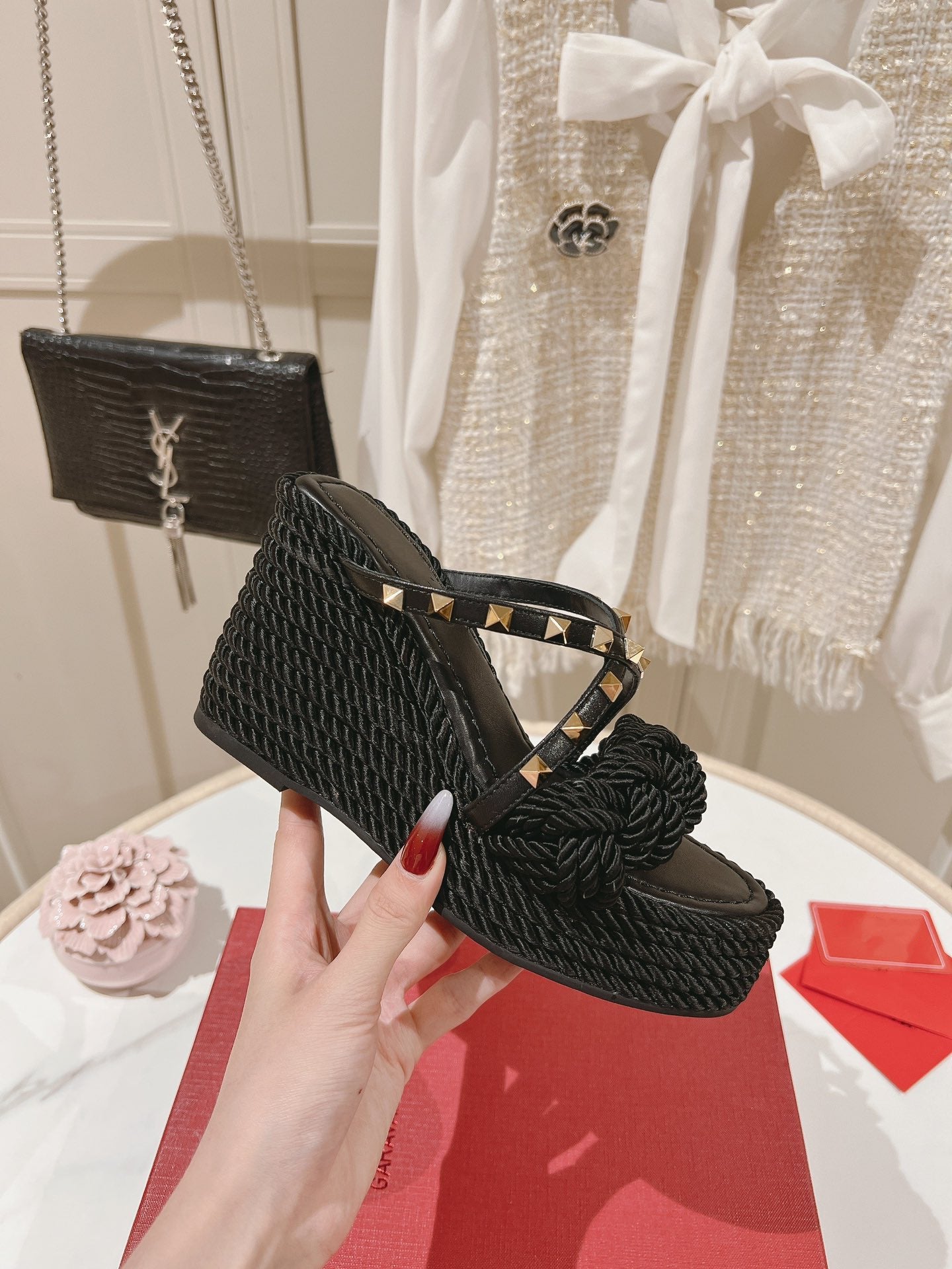 Rockstud Wedge Sandal In Calfskin Leather Black 10cm