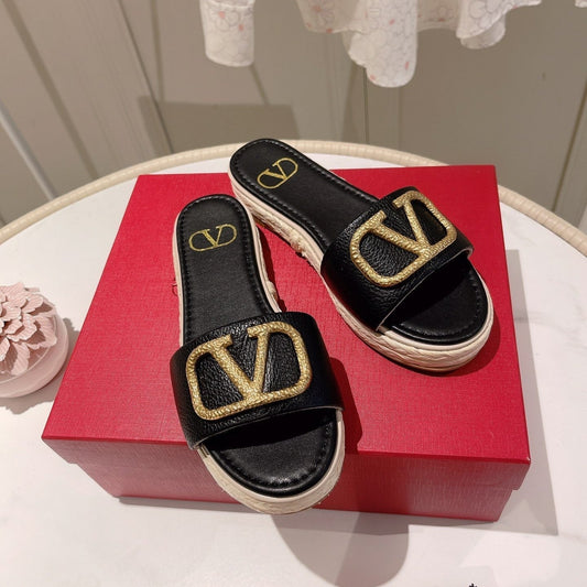 Vlogo Slippers Black