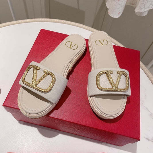 Vlogo Slippers White